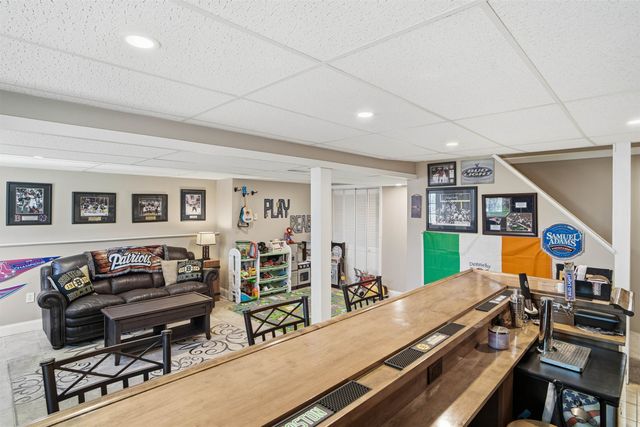 1 Jessica Lane, Hudson, NH 03051