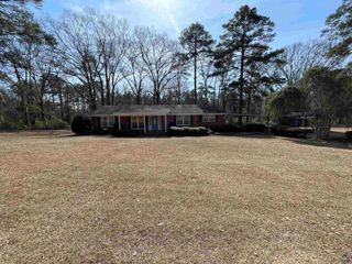 1438 GA HWY 126, Cochran, GA 31014