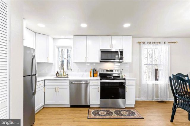 100 LITTLE CREEK LN, La Plata, MD 20646