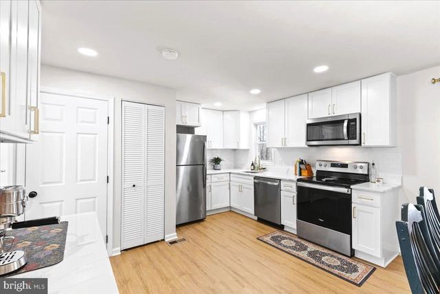 100 LITTLE CREEK LN, La Plata, MD 20646