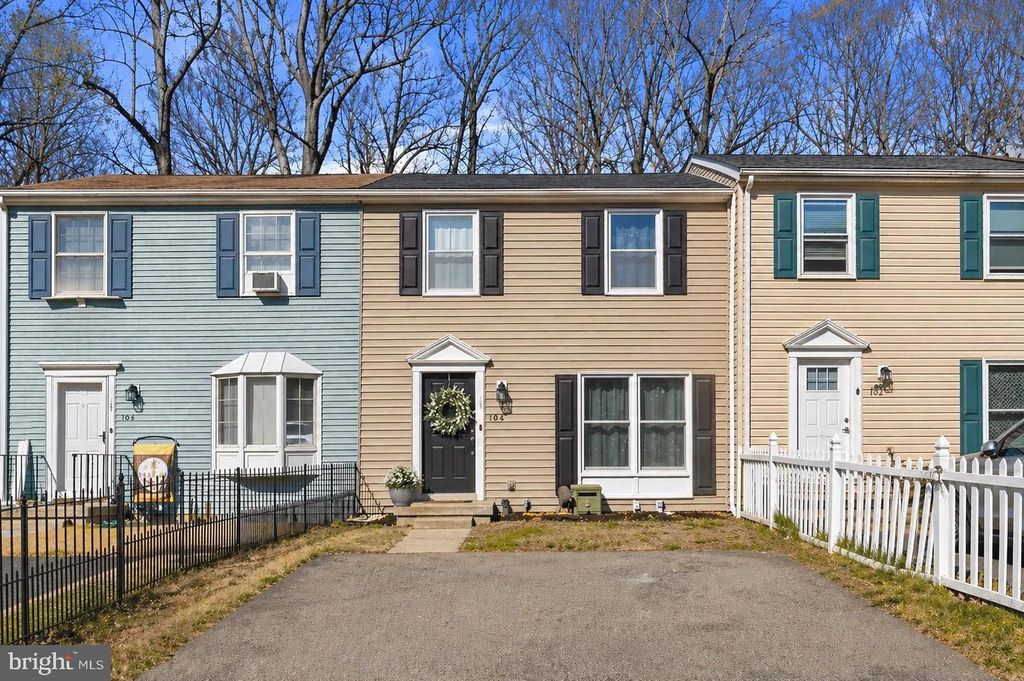 100 LITTLE CREEK LN, La Plata, MD 20646
