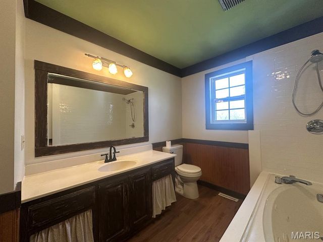 17173 E Cedar Hills Drive, Dexter, MO 63841