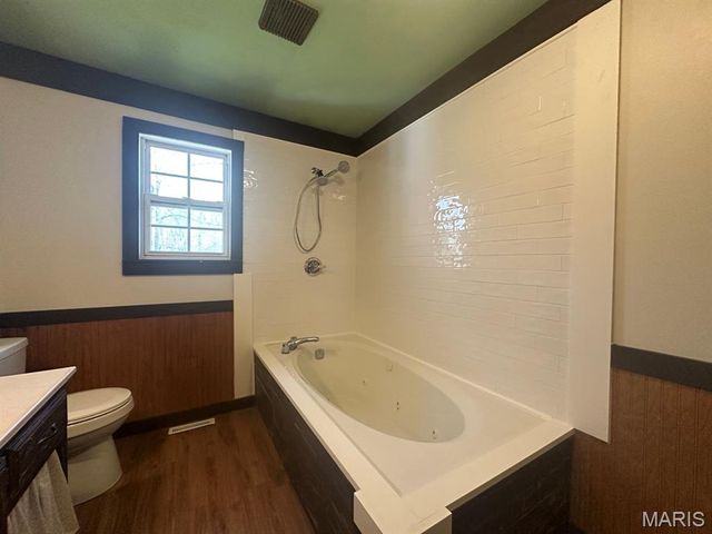 17173 E Cedar Hills Drive, Dexter, MO 63841