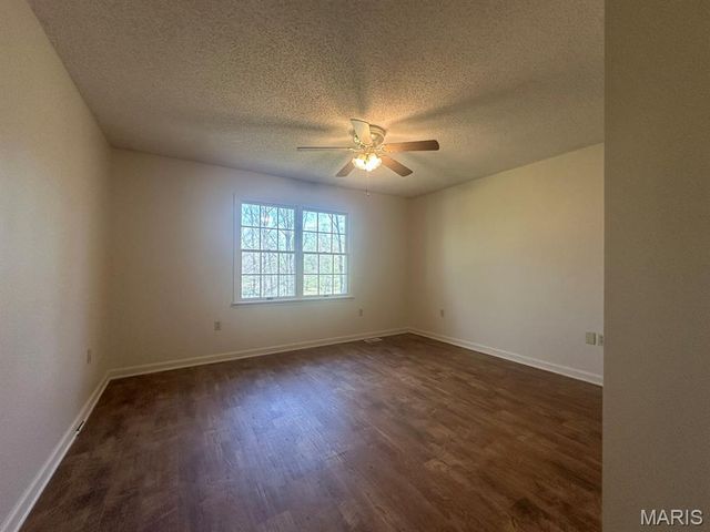 17173 E Cedar Hills Drive, Dexter, MO 63841