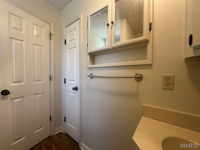 17173 E Cedar Hills Drive, Dexter, MO 63841