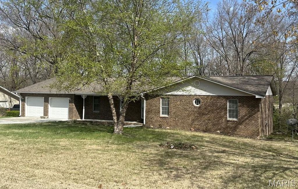17173 E Cedar Hills Drive, Dexter, MO 63841
