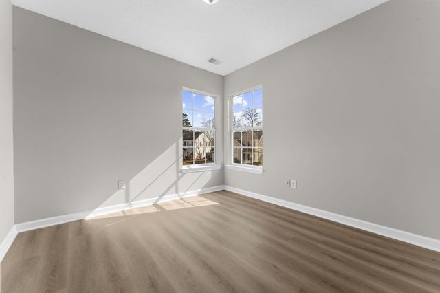 100 Creekside Drive, Summerville, SC 29485