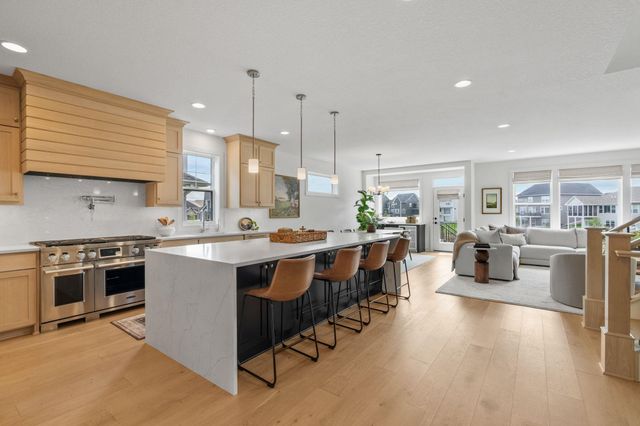 18239 102nd Place N, Maple Grove, MN 55311