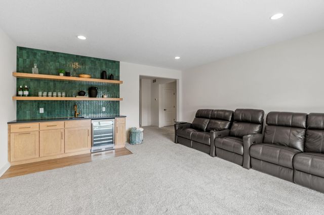 18239 102nd Place N, Maple Grove, MN 55311