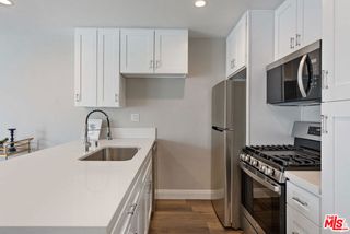 257 S Manhattan Place #12, Los Angeles, CA 90004