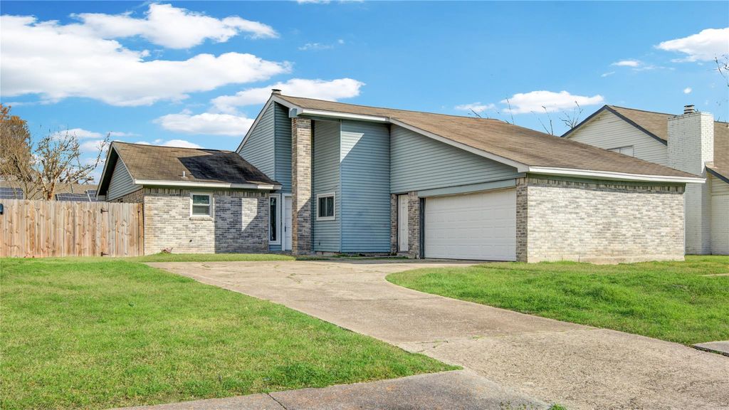 6626 Sandswept Lane, Houston, TX 77086