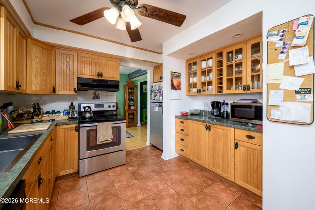 40 Pomona Boulevard, Keyport, NJ 07735