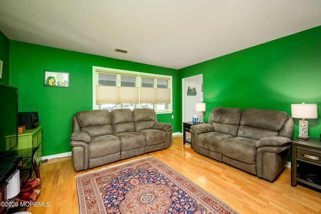40 Pomona Boulevard, Keyport, NJ 07735