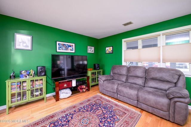40 Pomona Boulevard, Keyport, NJ 07735