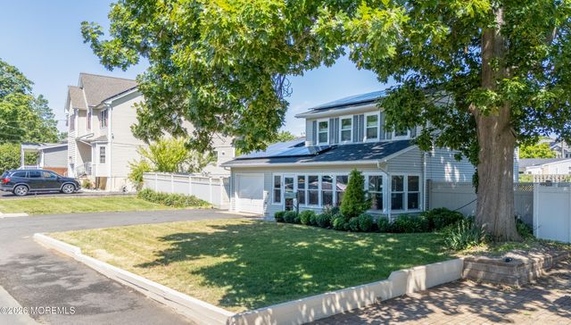 40 Pomona Boulevard, Keyport, NJ 07735