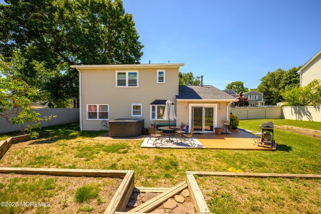 40 Pomona Boulevard, Keyport, NJ 07735