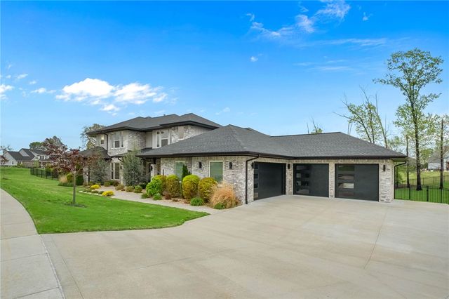 4315 S Scissortail Drive, Bentonville, AR 72713