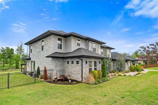 4315 S Scissortail Drive, Bentonville, AR 72713