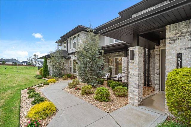 4315 S Scissortail Drive, Bentonville, AR 72713