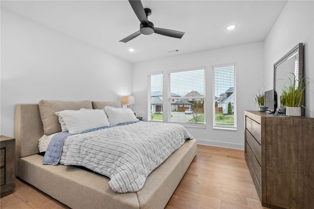 4315 S Scissortail Drive, Bentonville, AR 72713