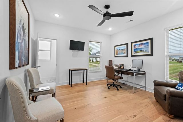 4315 S Scissortail Drive, Bentonville, AR 72713
