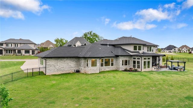 4315 S Scissortail Drive, Bentonville, AR 72713