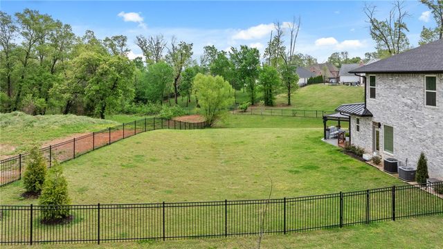 4315 S Scissortail Drive, Bentonville, AR 72713