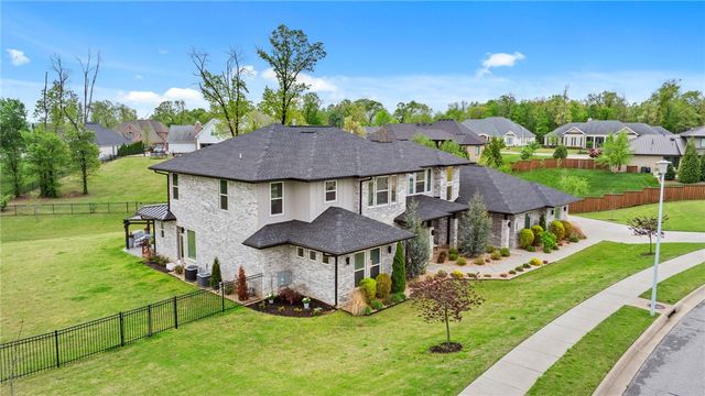 4315 S Scissortail Drive, Bentonville, AR 72713