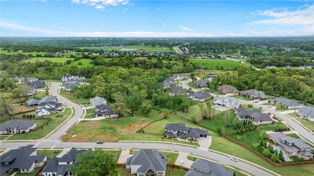 4315 S Scissortail Drive, Bentonville, AR 72713