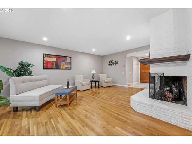 12635 Sw PRINCE ALBERT St, King City, OR 97224