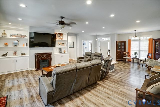 1618 Mt Olive Rd, Manakin Sabot, VA 23103