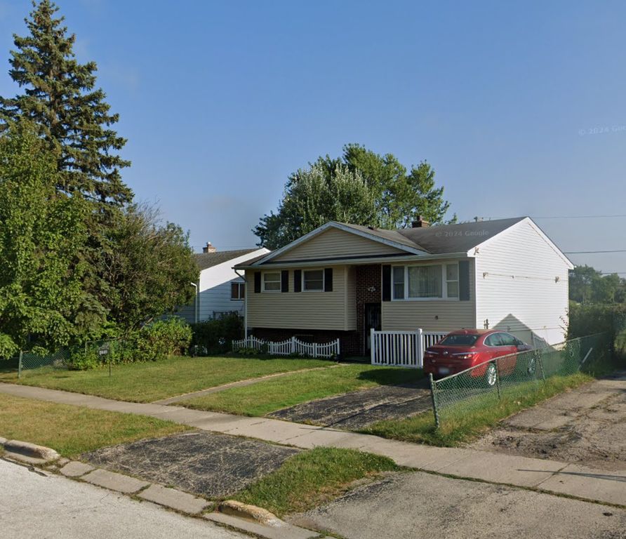 2631 Kennedy Drive, North Chicago, IL 60064