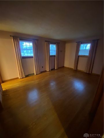 3821 Denlinger, Dayton, OH 45426