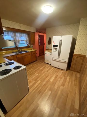 3821 Denlinger, Dayton, OH 45426