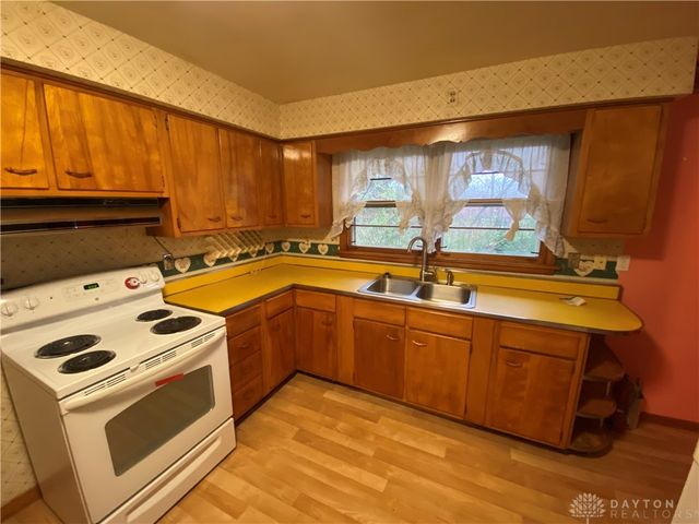 3821 Denlinger, Dayton, OH 45426