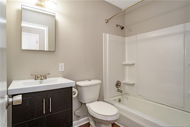 6434 Kincross Avenue, Fayetteville, NC 28304