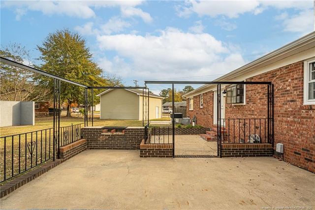 6434 Kincross Avenue, Fayetteville, NC 28304