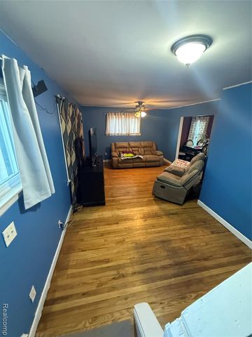 764 White Avenue, Lincoln Park, MI 48146