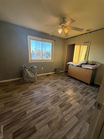 764 White Avenue, Lincoln Park, MI 48146