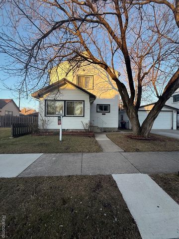 764 White Avenue, Lincoln Park, MI 48146