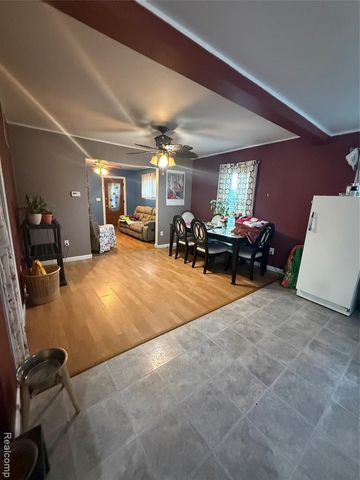 764 White Avenue, Lincoln Park, MI 48146