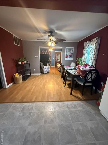 764 White Avenue, Lincoln Park, MI 48146