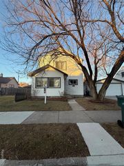 764 White Avenue, Lincoln Park, MI 48146