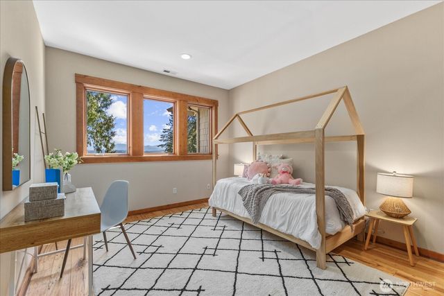 13748 242nd Avenue NE, Woodinville, WA 98077