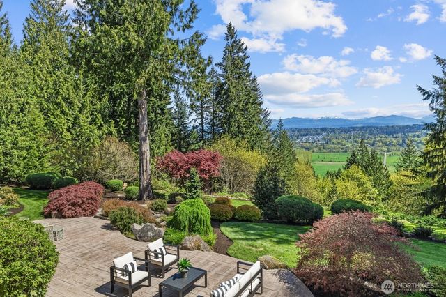 13748 242nd Avenue NE, Woodinville, WA 98077