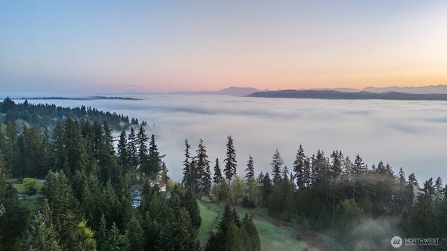 13748 242nd Avenue NE, Woodinville, WA 98077