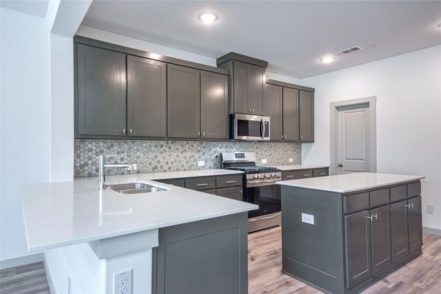 692 Vista Oaks Road, Lewisville, TX 75067