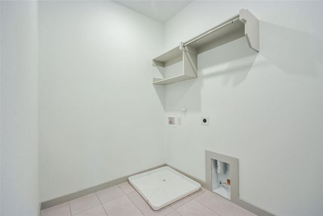 692 Vista Oaks Road, Lewisville, TX 75067