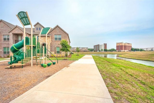 692 Vista Oaks Road, Lewisville, TX 75067