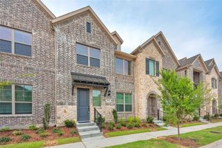 692 Vista Oaks Road, Lewisville, TX 75067